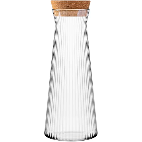 KONZEPT Carafe à eau avec couvercle – 1 litre, verre cannelé robuste, passe au lave-vaisselle, sans BPA, élégante et stable, avec bouchon en liège