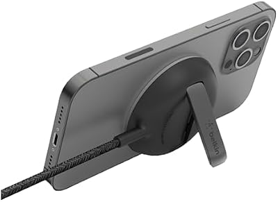Belkin base de carga inalámbrica portátil con MagSafe (carga rápida de hasta 15 W, soporte, compatible con iPhone 13, 13 Pro Max y mini, fuente de alimentación no incluida), negro
