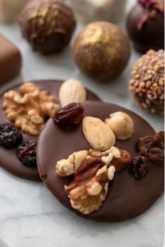 CG CHOCOLATIERS - Boîte de Chocolats Excellence 300g Panier Garni Coffret Gourmand à Offrir Idéal pour Cadeau Fête des Mères Fête des Pères Anniversaire Noël Retraite