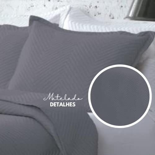 Porta Travesseiro Fronha Matelado Micro percal Poliéster 3 abas 70cm X 50cm (Cinza.)
