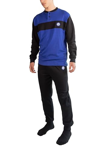 Varie Taglie Disponibili: Disponibile in cinque diverse taglie, questo pigiama si adatta a diverse esigenze di vestibilità, garantendo comfort e stile per tutti i tifosi dell'Inter.