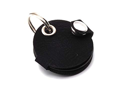 Hundemarkentasche mit Druckknopf | gefertigt aus Kunstleder | mit beidseitig gravierter Hunde-Marke | Durchmesser ca. Ø30mm