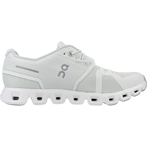 Image of On Women's Cloud 5 Sneakers