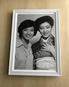 Amazon.co.jp: kj 額装品 お宝 夏目雅子 山口百恵 グラビア 写真 A4