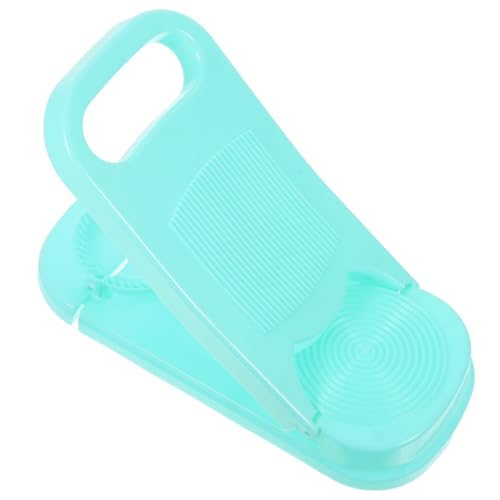 Materiale Antiscivolo E Facile Da Pulire: Realizzato con materiali stabili e resistenti, questo tagliere per gnocchi presenta una superficie liscia che facilita la pulizia mantenendo elevati standard di igiene e sicurezza in cucina