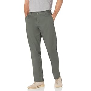 Amazon Essentials Men’s Classic-Fit Wrinkle-Resistant Flat-Front Chino Pant, Olive, 32W x 30L