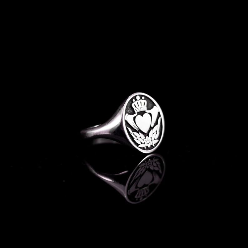 Chevalière Claddagh en argent 925 portez l'histoire de l'amour irlandais