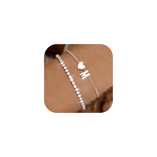 Materiali di Alta Qualità – Bracciale Acciaio Donna – Realizzati in acciaio inossidabile, questi bracciali donna acciaio sono resistenti, ipoallergenici, impermeabili e delicati sulla pelle. La placcatura in oro 14K dona brillantezza e un aspetto lucido e duraturo al bracciale donna oro. Ogni bracciale donna acciaio inossidabile unisce stile ed eleganza, ideale sia per l’uso quotidiano che per le occasioni speciali.