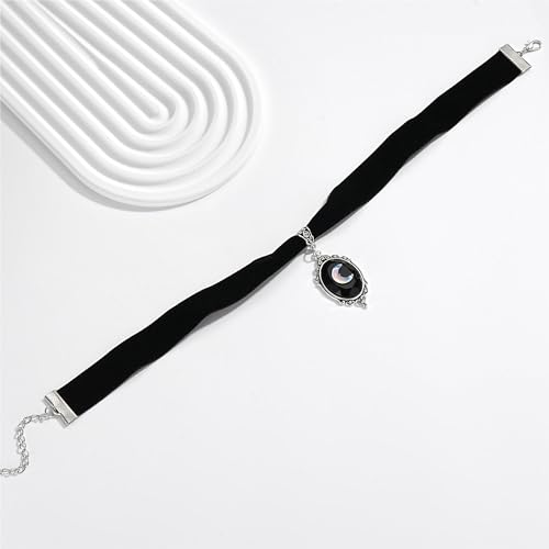 Choker en velours papillon noir, le cadeau esthétique gothique idéal