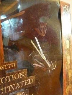 ノーブランド品 Edward Scissorhands Action Figure : Amazon.ca