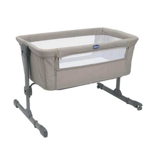 Next2Me Essential Culla Neonato Fianco Letto, Sostenibile, Compatibile con Diversi Letti, Altezza Regolabile,Inclinabile, Buona Circolazione dell'Aria, Materasso e Borsa inclusi