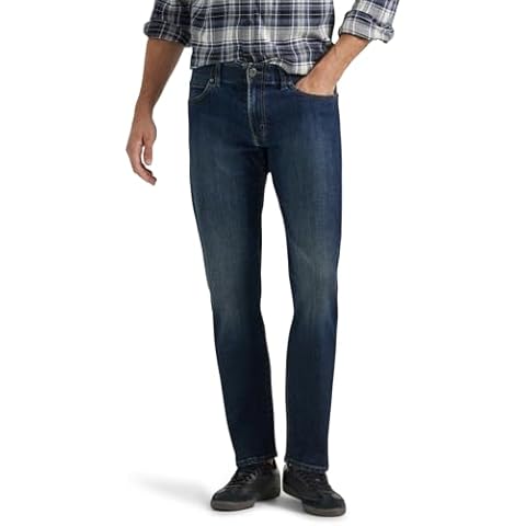 Lee Men's Extreme Motion Straight Fit Jeans Cover