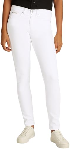 ICONICITÀ INTRAMONTABILE: I classici jeans con cinque tasche garantiscono un look stiloso e intramontabile. Gli elementi in metallo e l’etichetta in pelle Calvin Klein impreziosiscono il modello.