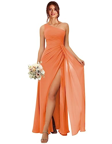 Robe de demoiselle d'honneur bleu roi fluide pour sublimer et affiner la silhouette