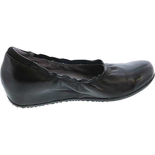 SoftWalk Women's Wish Flat2