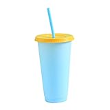 Esta taza incluye tapas y pajitas. Disponible en aproximadamente 710 ml. tamaños en tu taza de café favorita para llevar.