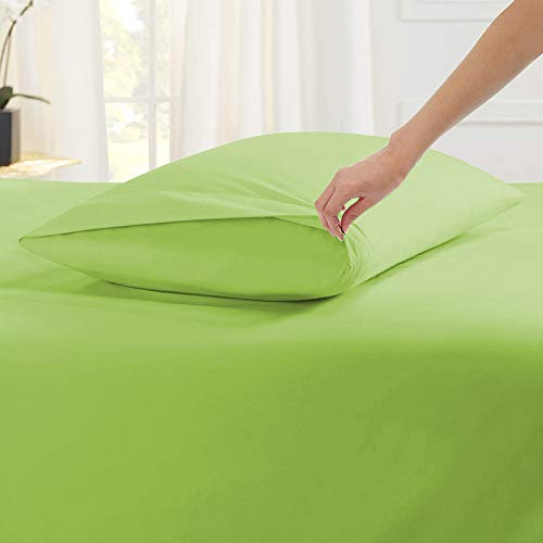 Image of YRM Bedding's Sage Green 600-TC Oraganic Cotton 4 Pcs King Size Bedsheet Fitted (72 inchx78 inch), Flat (102 inchx108 inch) and Pillow Cover (18 inchx28 inch) Feet for 4 inch and 8 inch Inch Mattress