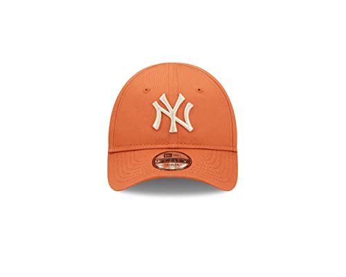 Casquette New Era NY Yankees orange protégeant la tête de bébé