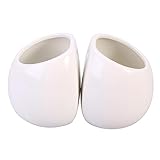 Jardinières suspendues blanches : terre cuite à texture lisse.