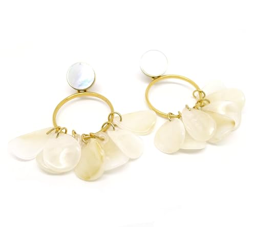 Boucles d'oreilles Hana écru au design de pétales de fleurs finement sculptés