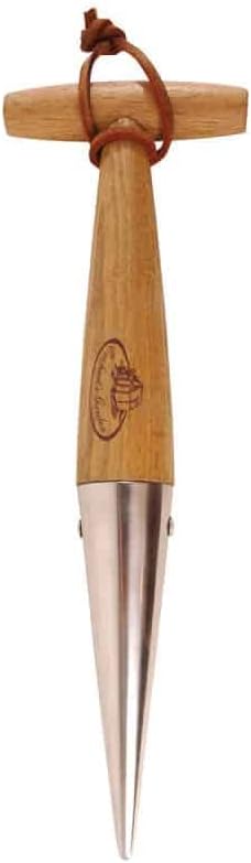 Esschert Diver Design: Essential Tool for Gardeners