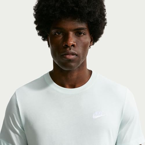 Image of Nike Men's Sportswear Club T-Shirt