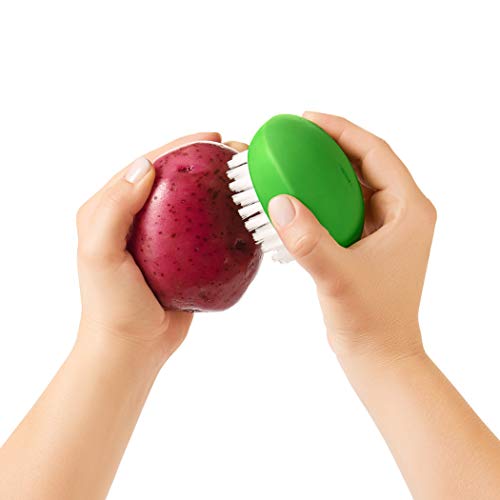 Miniatura 3 de Oxo Good Grips Cepillo Para Limpiar Frutas Y Verduras, Color Verde