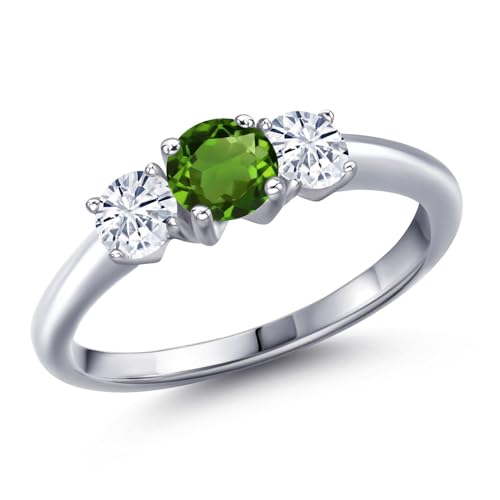 Gem Stone King 925 Sterling Silver Green Chrome Diopside and White Moissanite 3-stone Engagement Ring For Women | 0.96 Cttw | Round 5MM and 4MM | Gemstone Birthstone | Available in Size 5,6,7,8,9