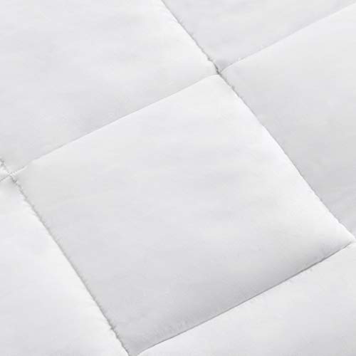 Image of Amazon Basics White Down Alternative Comforter and Duvet Insert with Corner Tabs, Machine Washable, Twin, Warm