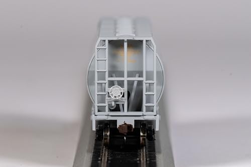 Bachmann Trains Canadian 4 Bay Cylindrical Grain Hopper Santa Fe - HO Scale image 4