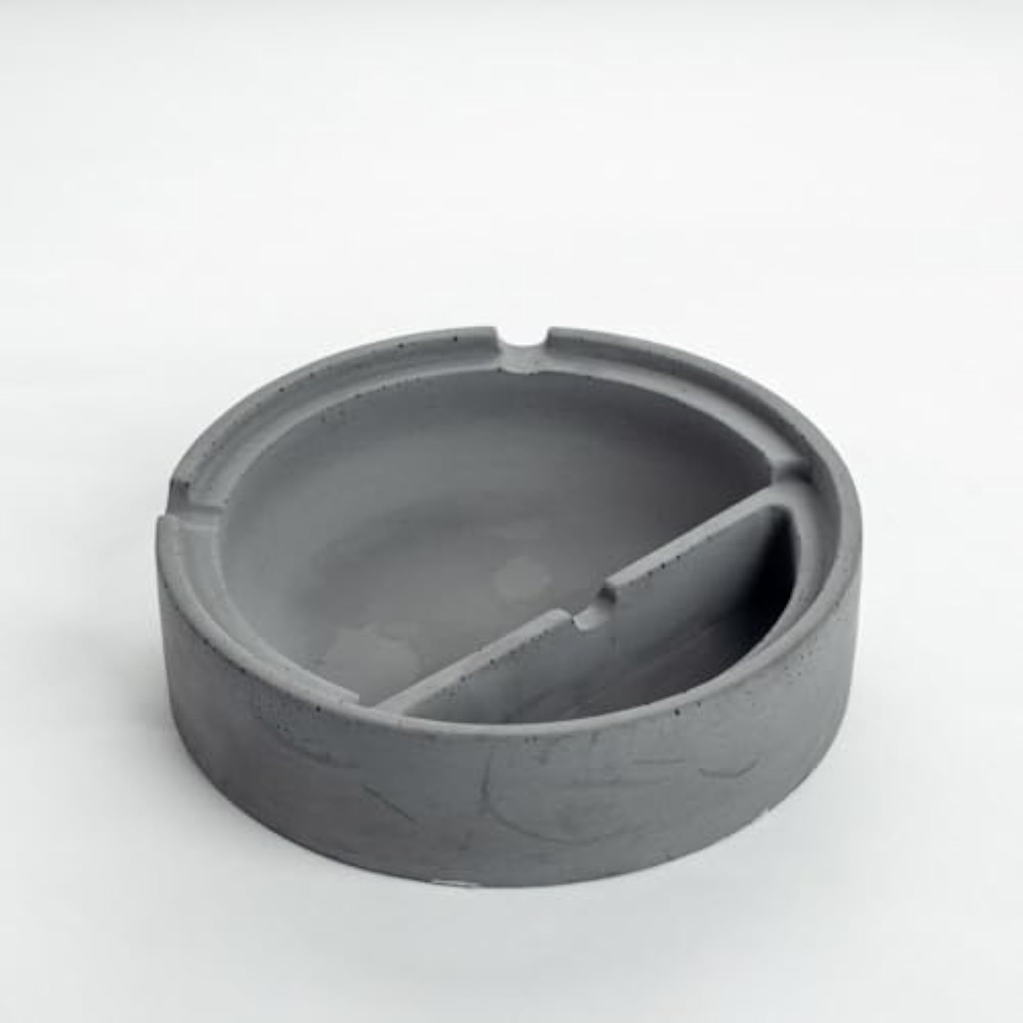 Circular Concrete Ashtray, Modern Design