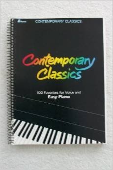 Paperback Contemporary Classics 100 Favorites for Voice and Easy Piano Book