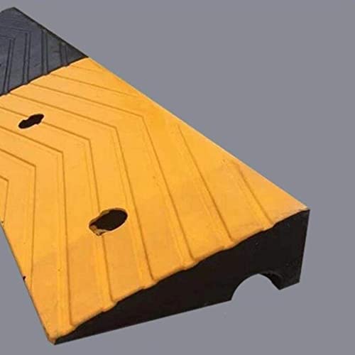 Almohadilla triangular antideslizante con superficie estriada para evacuar el agua 5