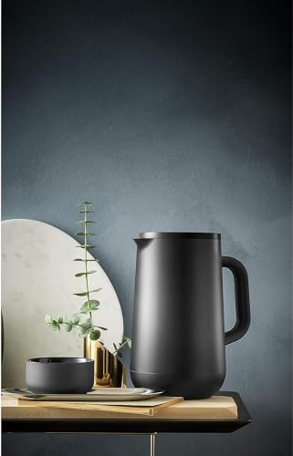 Foto von WMF Impulse Thermoskanne schwarz 1l, Isolierkanne für Tee oder Kaffee, Druckverschluss, Teekanne Thermoskanne hält Getränke 24h kalt & warm
