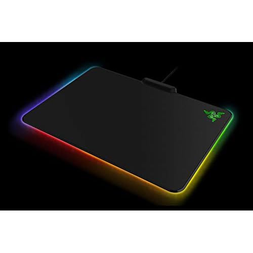 Razer Firefly Cloth Edition Gaming Mouse Mat (mit RGB Chroma Beleuchtung, Mauspad mit Stoffoberfläche für professionelle Gamer)