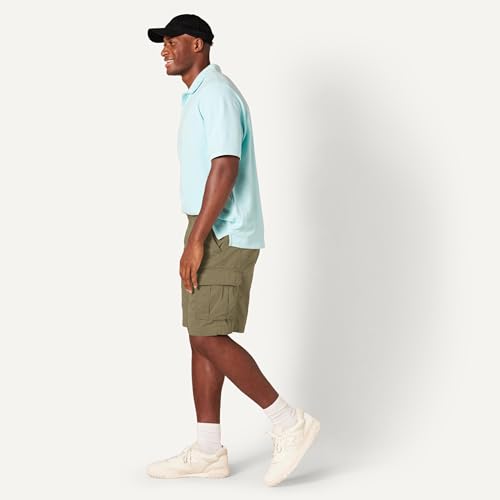 Image of Amazon Essentials Men's 10 inch Classic-Fit Cotton Cargo Shorts with Pockets, Zip Fly, Button Waist (Available in Big & Tall)