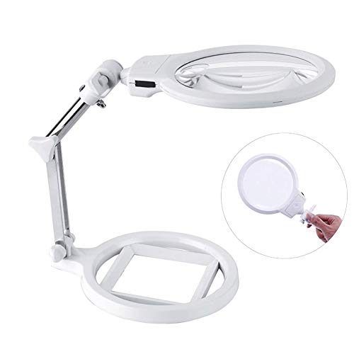 Loupe de lecture grand verre pour seniors afin de lire le journal sur table