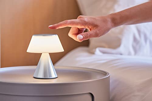 Lexon Luma M - Portable LED Lamp with Color Sync - Aluminium, Alu Poli - Image 3