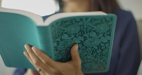 ESV Premium Gift Bible (TruTone, Teal, Floral Design): Holy Bible, English Standard Version - image 4