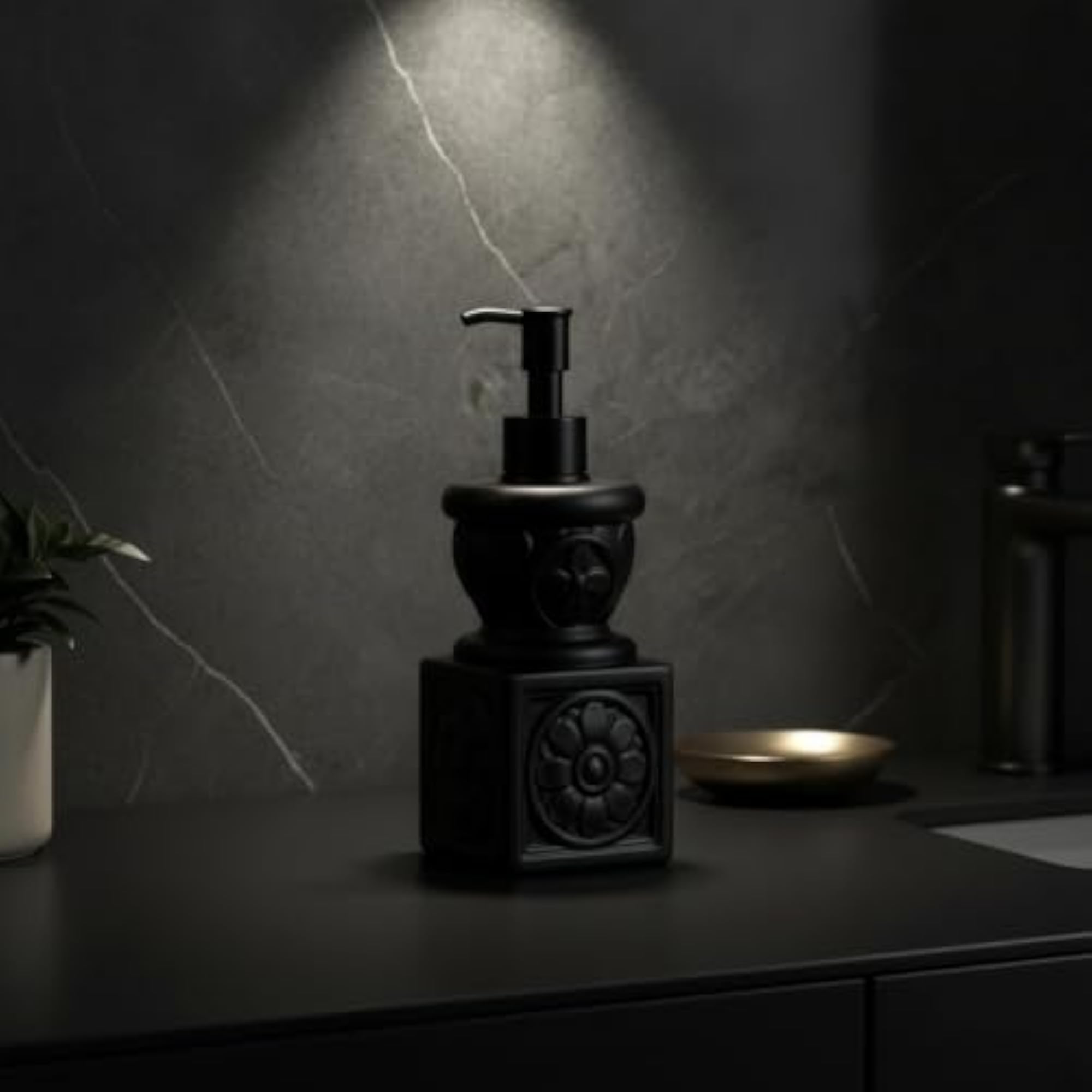 Vintage-Style Liquid Soap Dispenser with Embossed Pattern