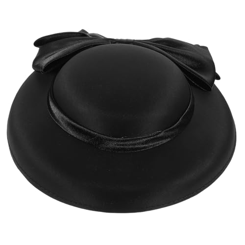 Chapeau de fête de thé et robe cocktail pour femme élégante