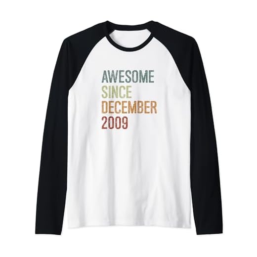 Impresionante desde diciembre de 2009, regalo de cumpleaños divertido retro Camiseta Manga Raglan