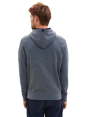 Sweat à capuche colorblock pour éviter les looks ternes de mi-saison