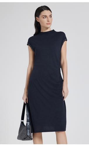 Robe midi bleu marine ample pour camoufler les hanches avec élégance