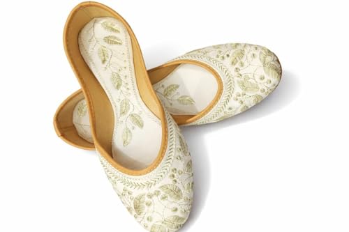 Image of New Womens Rajasthani Embroidered Punjabi Mojaris Jutti's