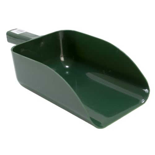 Jeffers Feed Scoop for Horses, Livestock, Pets, Chickens, Goats – 5 Pint 2.5 Quart Heavy-Duty Plastic Grain Scoop – Durable Farm Tool for Animal Feed, Barn, Stable, Garden, Dog Food - Hunter Green