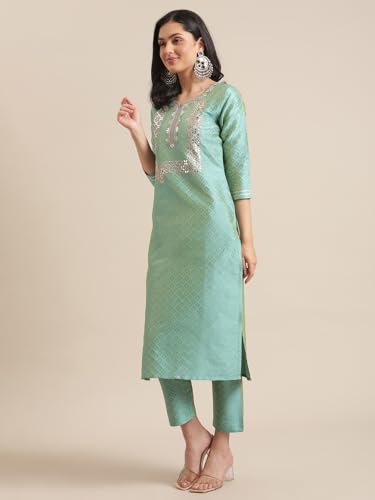 Floral Embroidered Kurta Set with Bhagalpuri Silk Dupatta, Sweetheart Neckline, 3/4 Sleeves, Tassels4