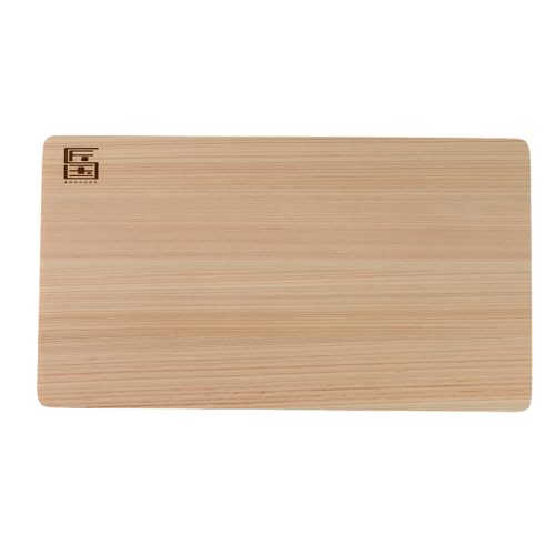 かわいらしいマーブル模様のまな板です。高級感があるデザインなので、おもてなし料理に向いています。天然の大理石からできているため、ひとつひとつ異なったデザインが特徴です。食器洗い機での洗浄はできません。洗うときは水でサッと洗いましょう。