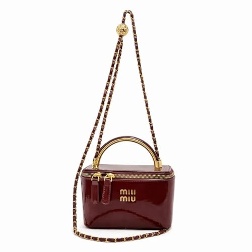 Bolsa de Ombro Pequena Envernizada com Alça de Corrente e Alça de Mão, Detalhes Dourados (Borgonha)