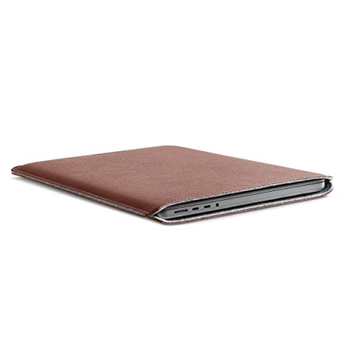 WOOLNUT Sleeve Case for MacBook Pro 16, Charge in Sleeve, Full-Grain Leather, Wool Felt Interior, Tailor-Made Fit - Image 4